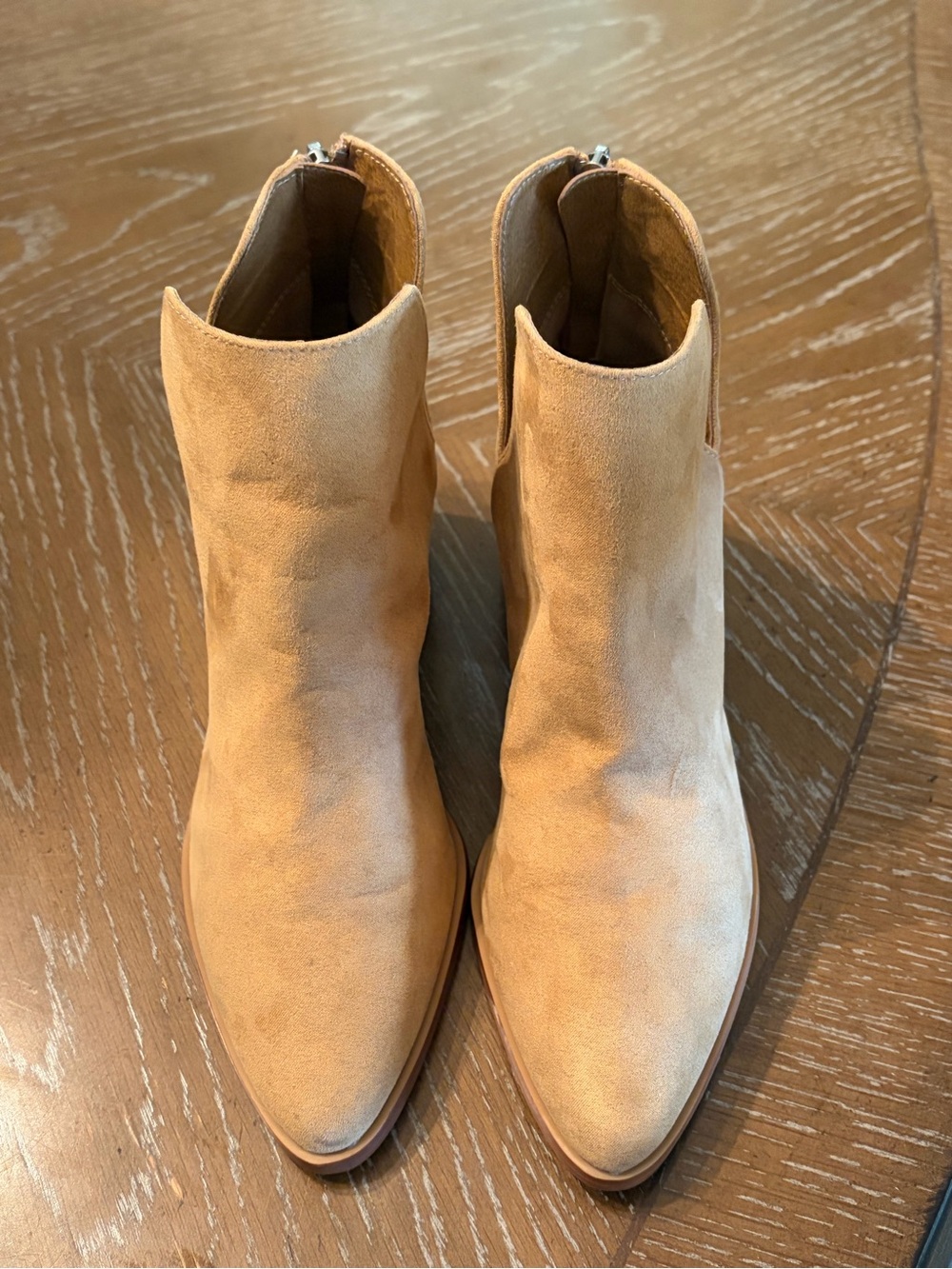 BP Nordstrom Woman’s Tan Suede V-Cut Ankle Booties Rear Zip Block Heel Size 7M